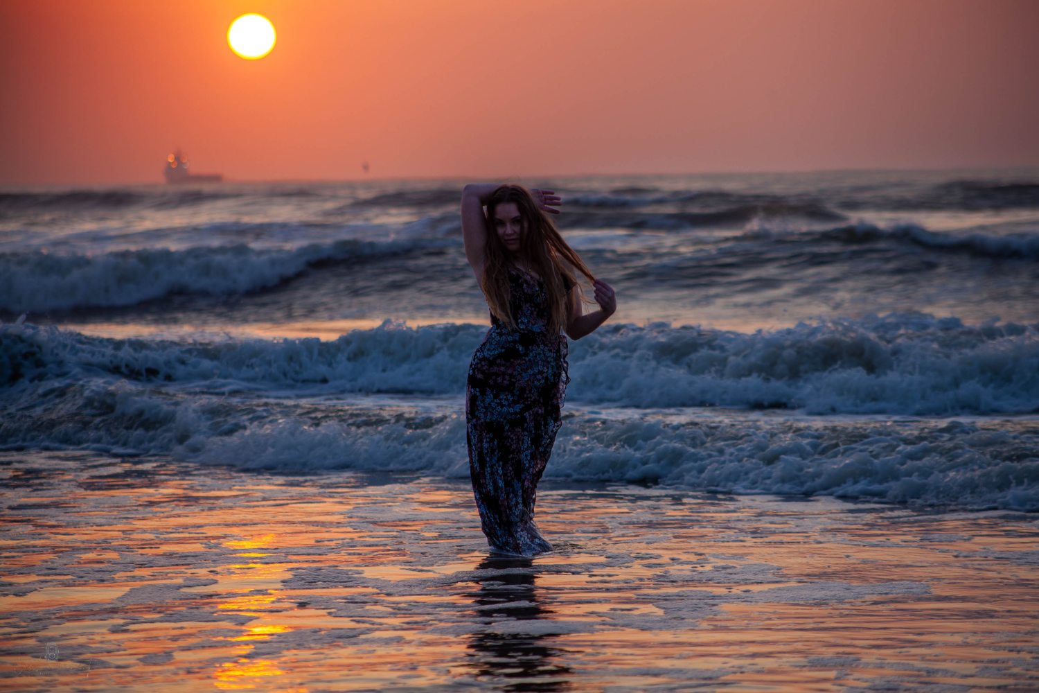 Golden hour outdoor portrait session in Aberdeen