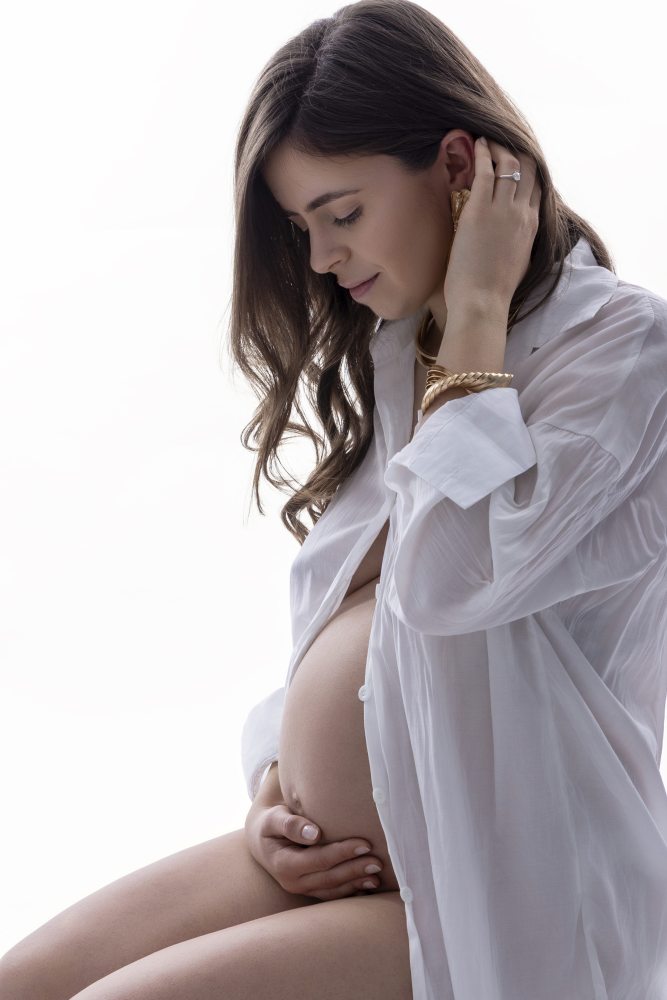 Emotional family and pregnancy photoshoot