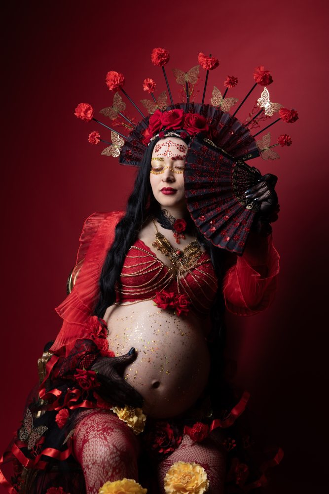 Gentle pregnancy portrait session